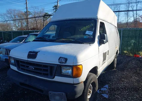 2003 Ford E-350 Super Duty Commercial/Recreational z USA, uszkodzony, nr VIN 1FTSS34L03HB09086